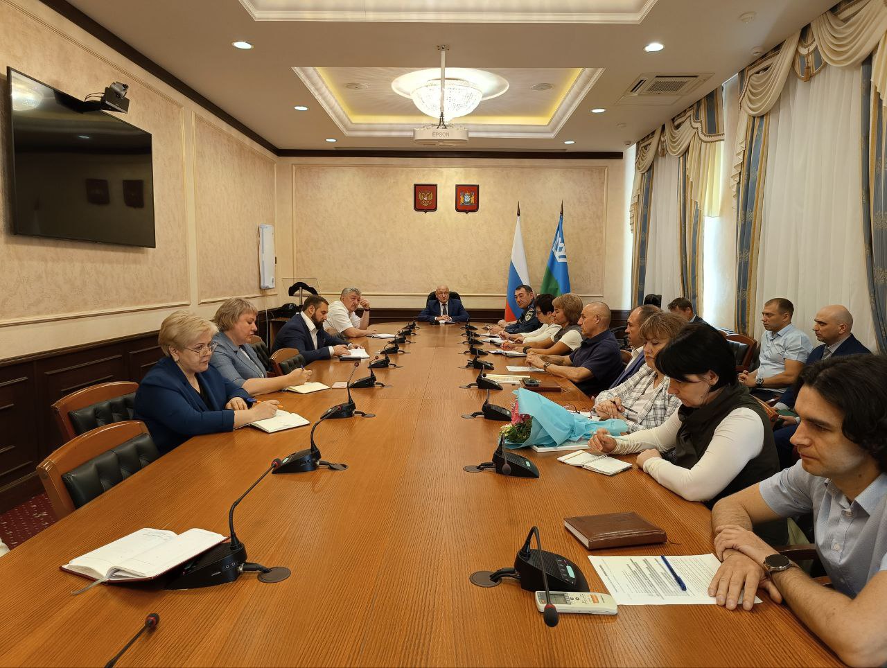 ГЛАВА БЕЛОЯРСКОГО РАЙОНА ПРОВЕЛ АППАРАТНОЕ СОВЕЩАНИЕ | 01.07.2024 |  Белоярский - БезФормата