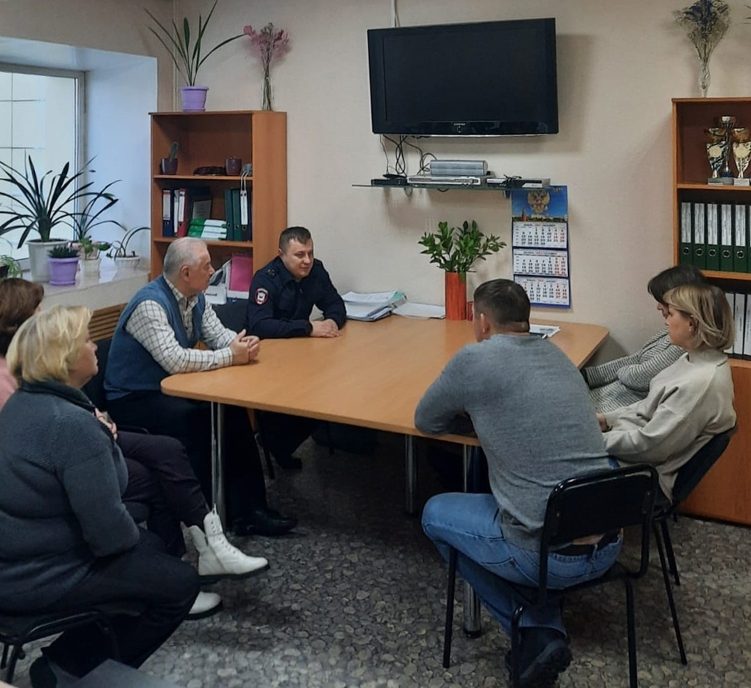 07 декабря 2023 Участковые уполномоченные полиции Белоярского проводят лекции по коррупции