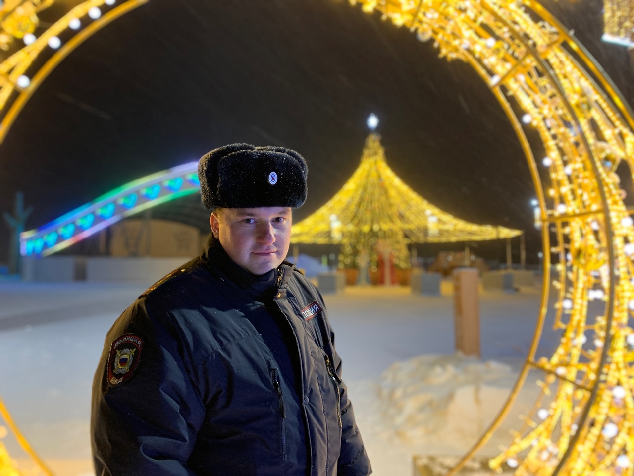 Сотрудники российской полиции обеспечили общественный порядок во время новогодних мероприятий