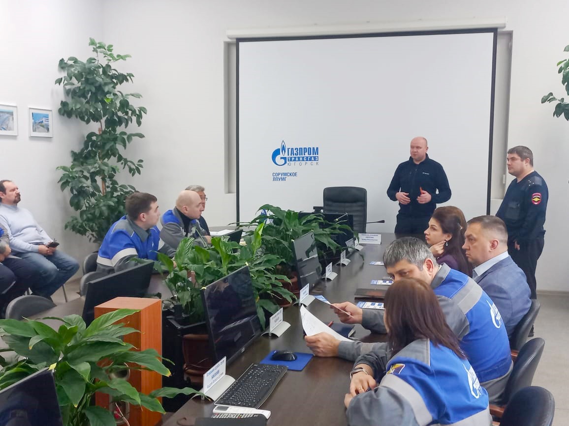 Белоярские полицейские провели встречу по профилактике IT-преступлений с работниками Сорумского ЛПУ