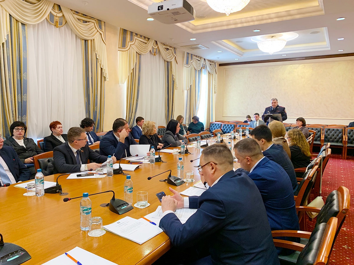 Полицейские Белоярского отчитались о своей работе за 2024 год перед депутатами района