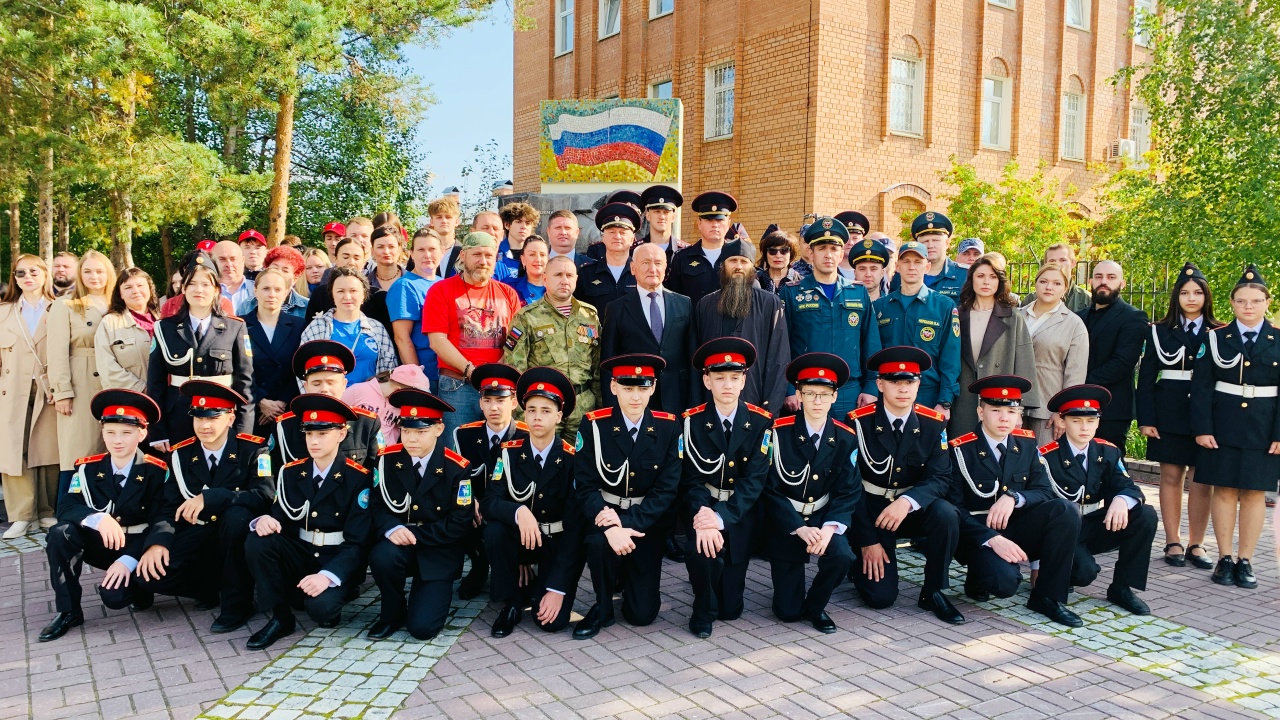 03 сентября 2025 Полицейские и общественники в Белоярском почтили память жертв террора